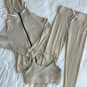 3 piece workout lounge set! Great condition